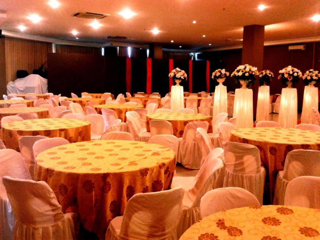 Paragon City Hotel Ipoh Bagian luar foto